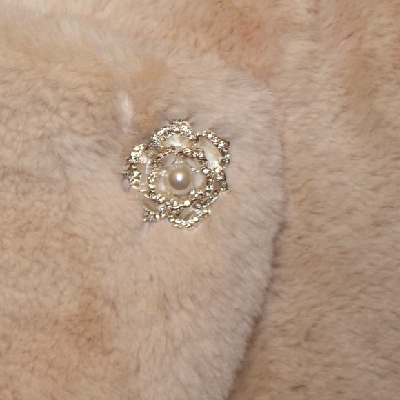 Tahari Faux Fur Caplet - Picture 2 of 5